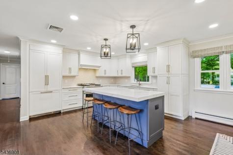 79 W Sheffield Street Oakland NJ 07436
