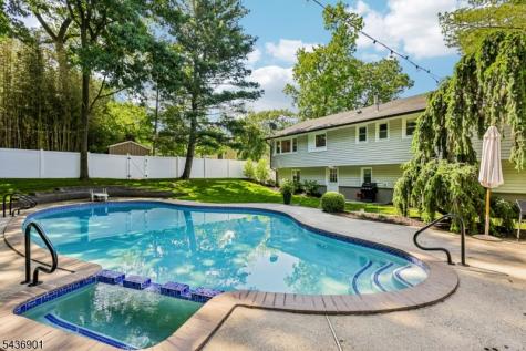 79 W Sheffield Street Oakland NJ 07436