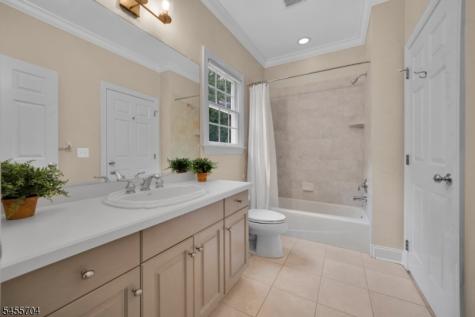 7 Stillery Road Tewksbury NJ 08833