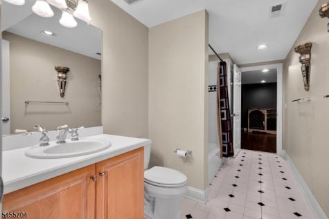 7 Stillery Road Tewksbury NJ 08833