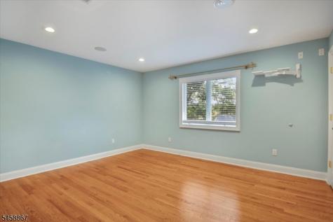 567 Mountain Avenue Springfield NJ 07081