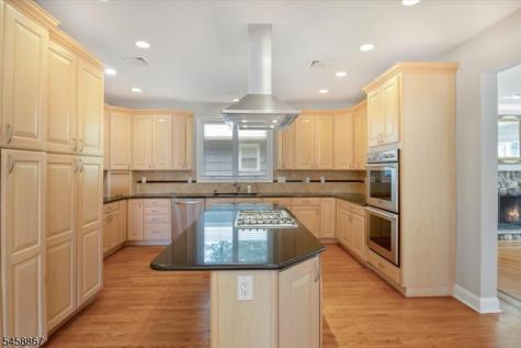567 Mountain Avenue Springfield NJ 07081
