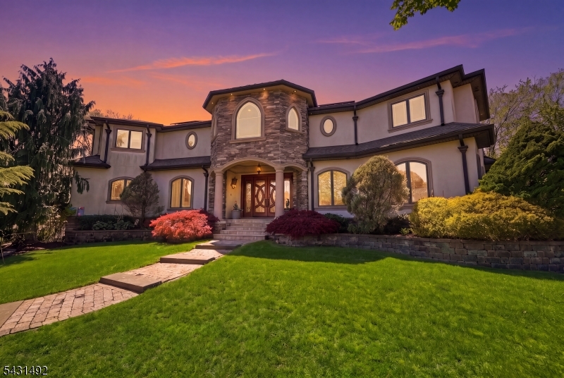 305 Blauvelt Court Paramus NJ 07652