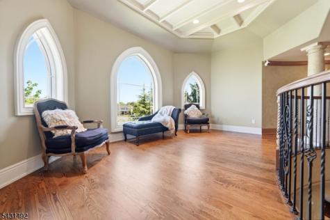 305 Blauvelt Court Paramus NJ 07652