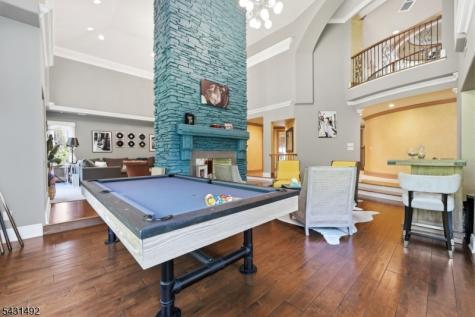 305 Blauvelt Court Paramus NJ 07652