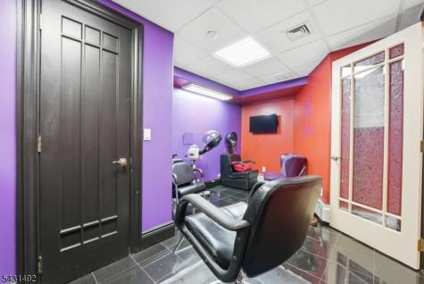 305 Blauvelt Court Paramus NJ 07652