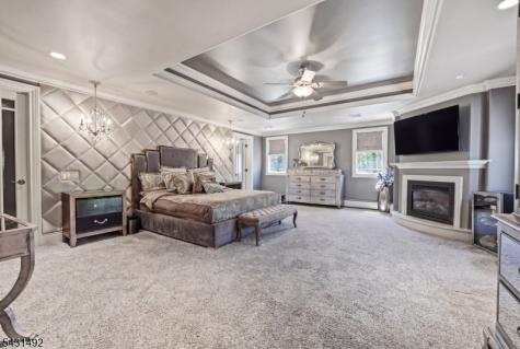 305 Blauvelt Court Paramus NJ 07652