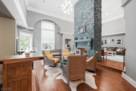 305 Blauvelt Court Paramus NJ 07652