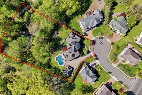 305 Blauvelt Court Paramus NJ 07652