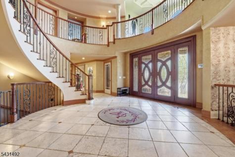 305 Blauvelt Court Paramus NJ 07652