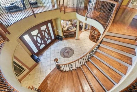 305 Blauvelt Court Paramus NJ 07652