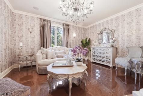 305 Blauvelt Court Paramus NJ 07652