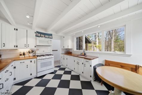 109 Taylortown Road Montville NJ 07005
