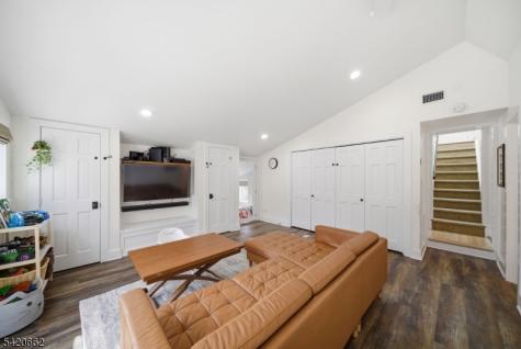 109 Taylortown Road Montville NJ 07005