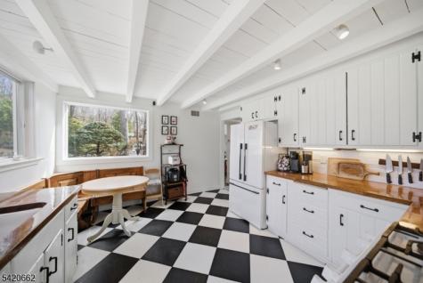 109 Taylortown Road Montville NJ 07005
