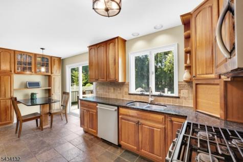 7 Mitchell Lane Clinton NJ 08809