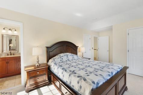 7 Mitchell Lane Clinton NJ 08809