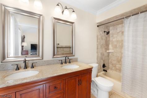 7 Mitchell Lane Clinton NJ 08809