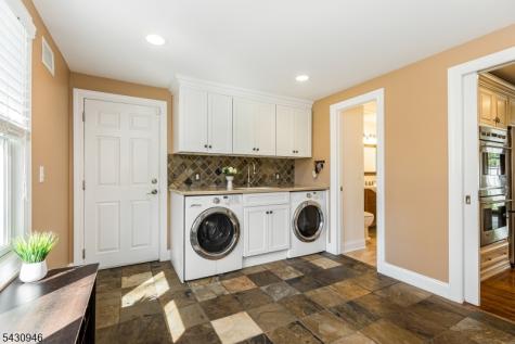 34 West Drive Livingston NJ 07039