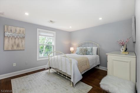 34 West Drive Livingston NJ 07039