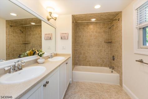 34 West Drive Livingston NJ 07039