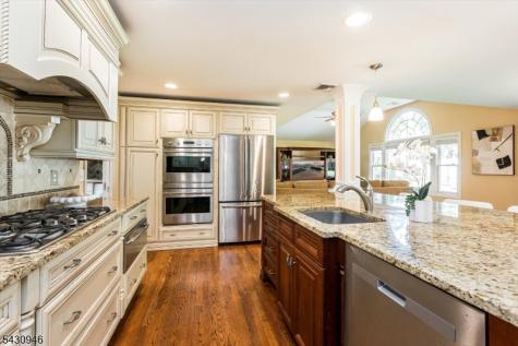 34 West Drive Livingston NJ 07039