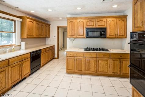 16 Feldstone Place West Caldwell NJ 07006