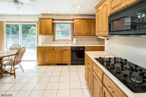 16 Feldstone Place West Caldwell NJ 07006