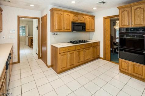16 Feldstone Place West Caldwell NJ 07006