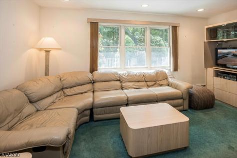 16 Feldstone Place West Caldwell NJ 07006