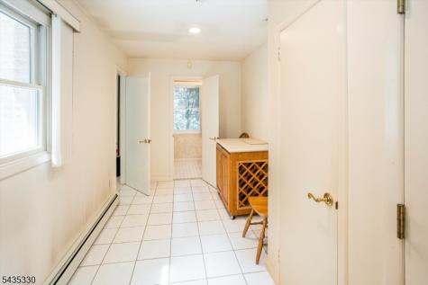 16 Feldstone Place West Caldwell NJ 07006
