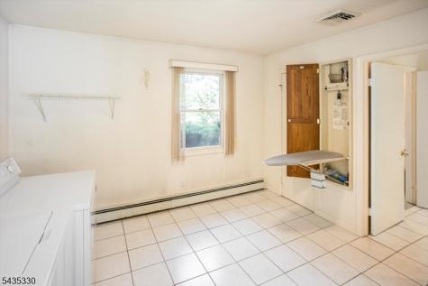 16 Feldstone Place West Caldwell NJ 07006