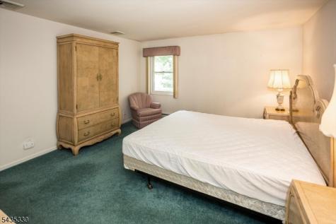 16 Feldstone Place West Caldwell NJ 07006