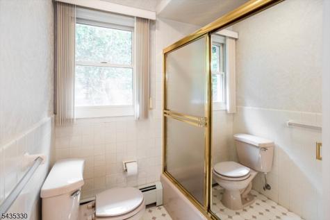 16 Feldstone Place West Caldwell NJ 07006
