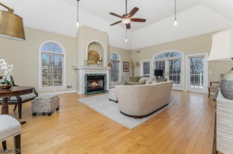 6 Bluebird Court Raritan NJ 08822
