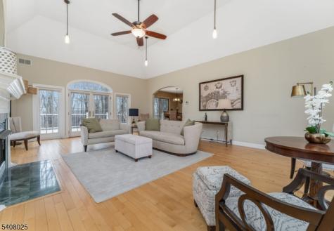 6 Bluebird Court Raritan NJ 08822