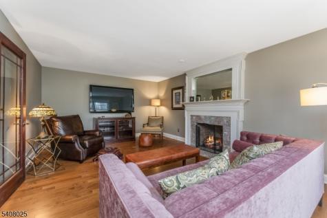 6 Bluebird Court Raritan NJ 08822
