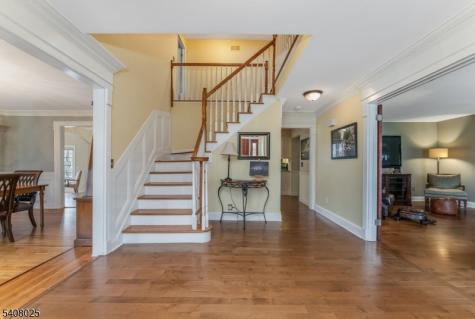 6 Bluebird Court Raritan NJ 08822
