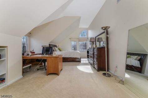 6 Bluebird Court Raritan NJ 08822