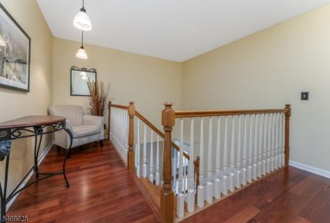 6 Bluebird Court Raritan NJ 08822