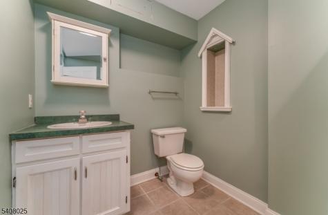 6 Bluebird Court Raritan NJ 08822