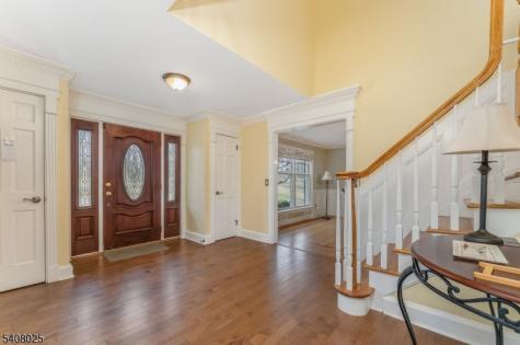 6 Bluebird Court Raritan NJ 08822