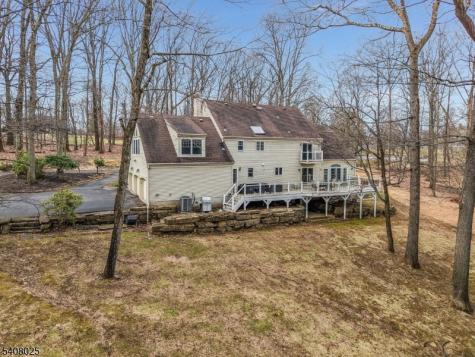 6 Bluebird Court Raritan NJ 08822