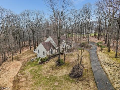 6 Bluebird Court Raritan NJ 08822