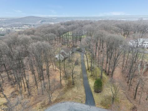 6 Bluebird Court Raritan NJ 08822