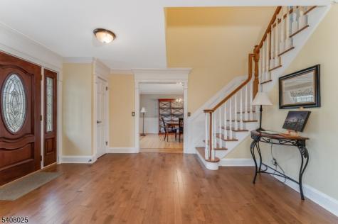 6 Bluebird Court Raritan NJ 08822