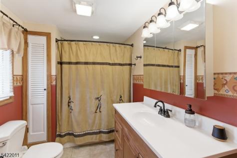 8 Woodlot Road Wayne NJ 07470