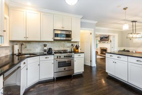 64 Chestnut Road Verona NJ 07044