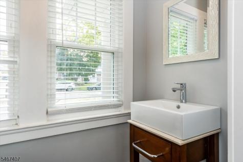 64 Chestnut Road Verona NJ 07044