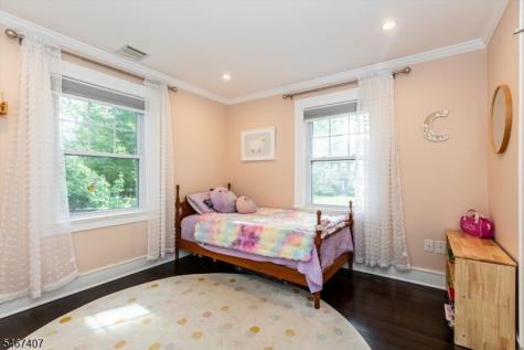 64 Chestnut Road Verona NJ 07044